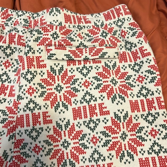 Nike Sweats Christmas! - Picture 6 of 6